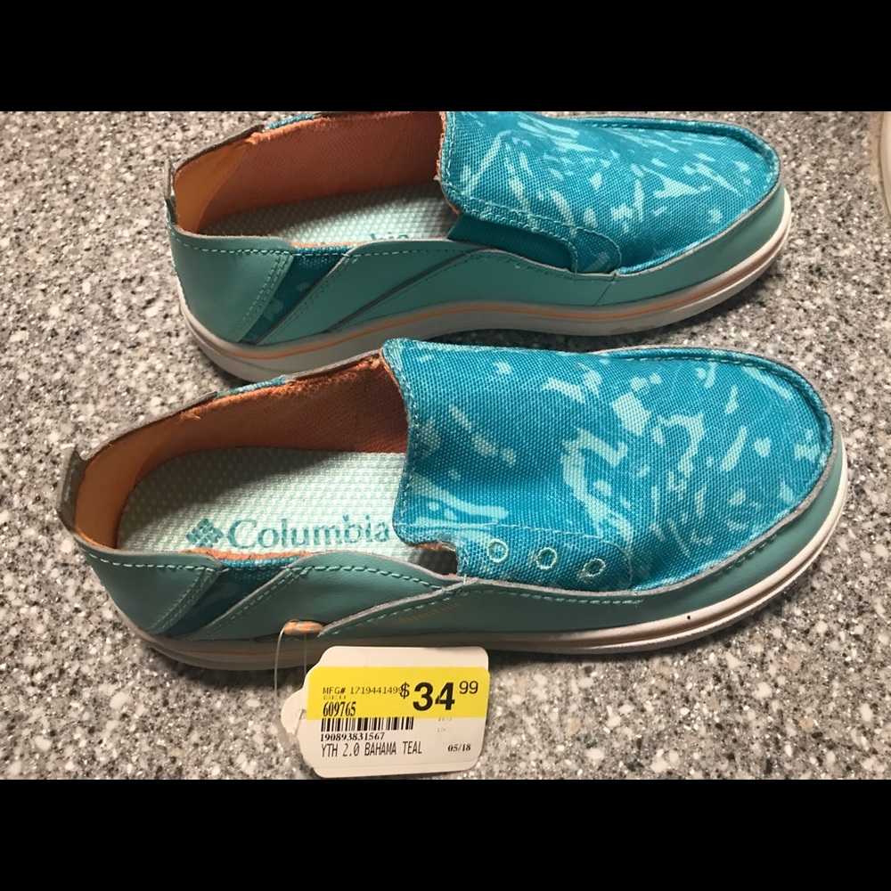 Columbia youth size 2 Bahama loafers. NWT